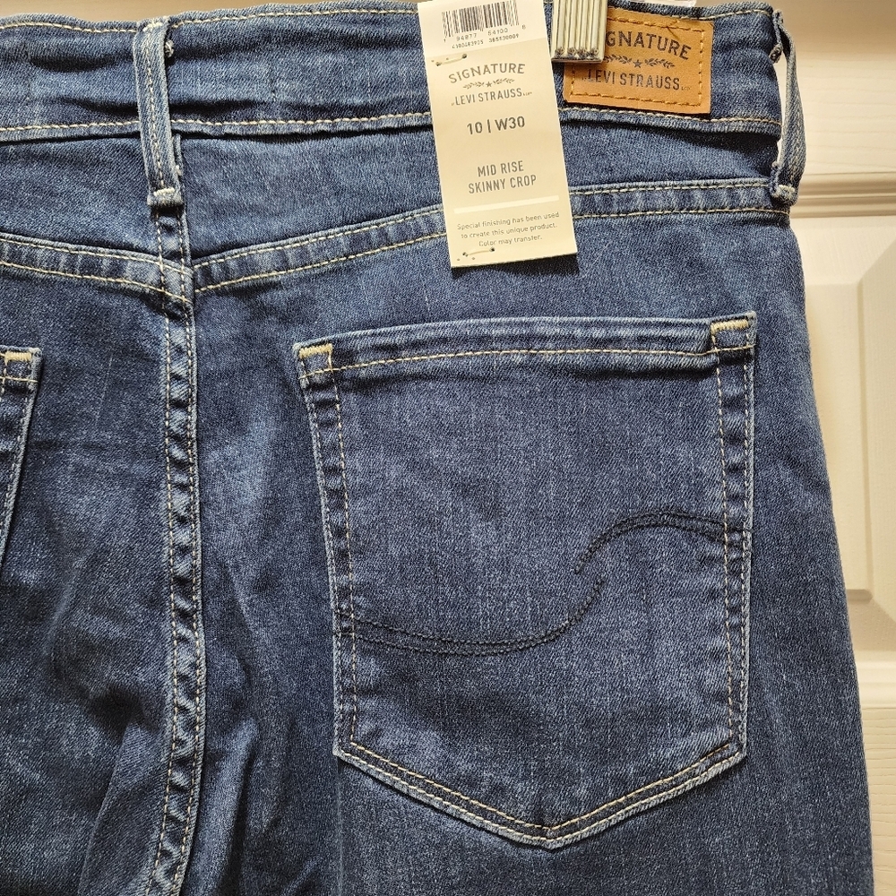New- Levi's Signature Jeans Women's 10 30x25 Crop Mid Rise Skinny Blue - Picture 3 of 11
